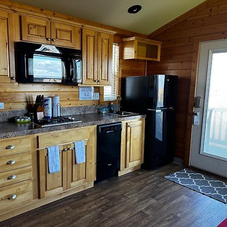Westport Marina Cottages エクステリア 写真