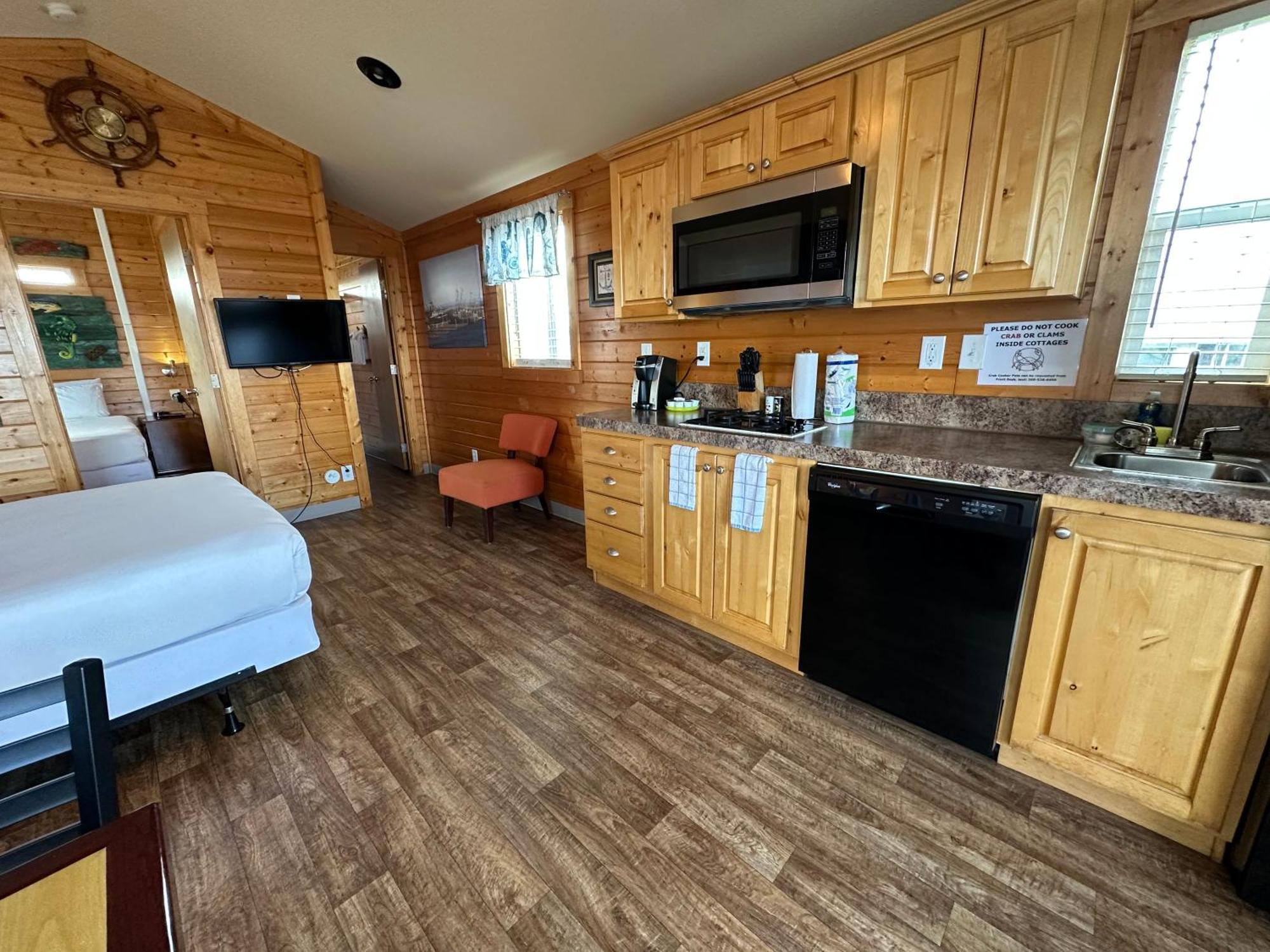 Westport Marina Cottages エクステリア 写真