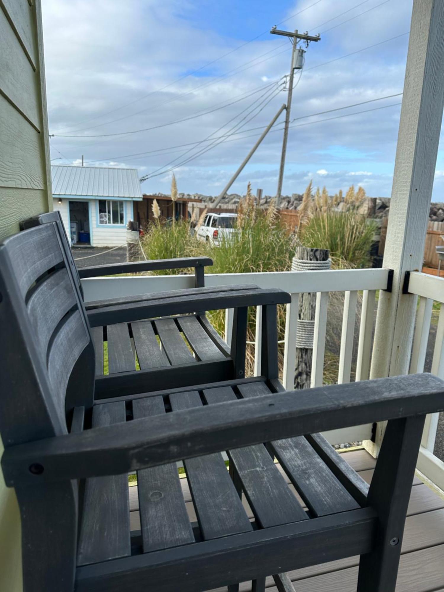 Westport Marina Cottages エクステリア 写真