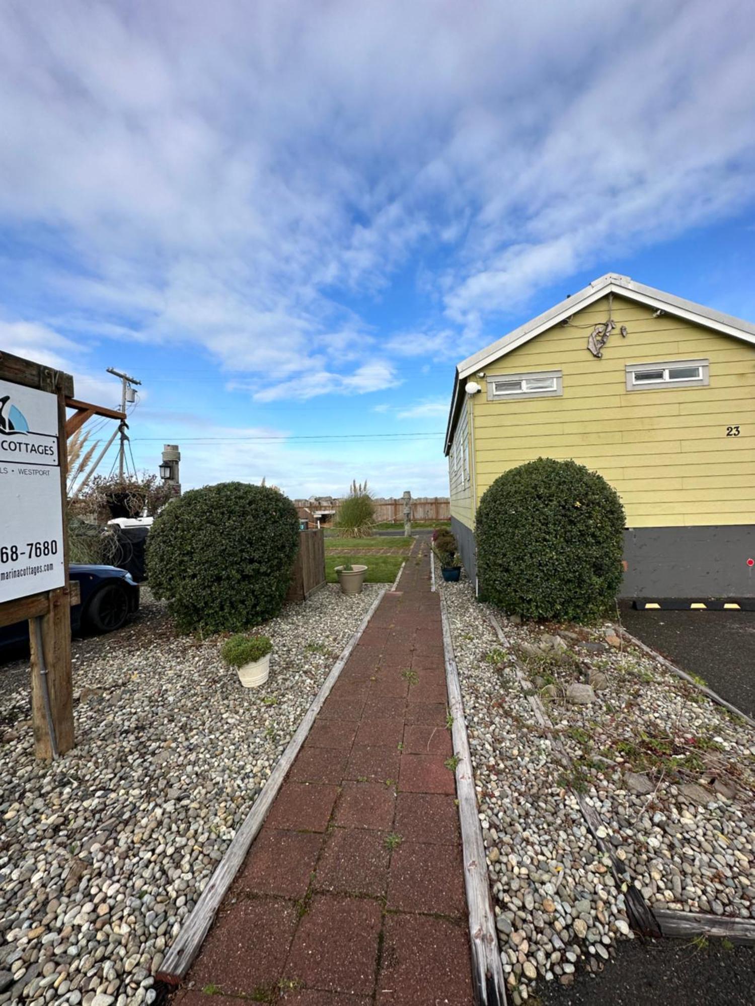 Westport Marina Cottages エクステリア 写真