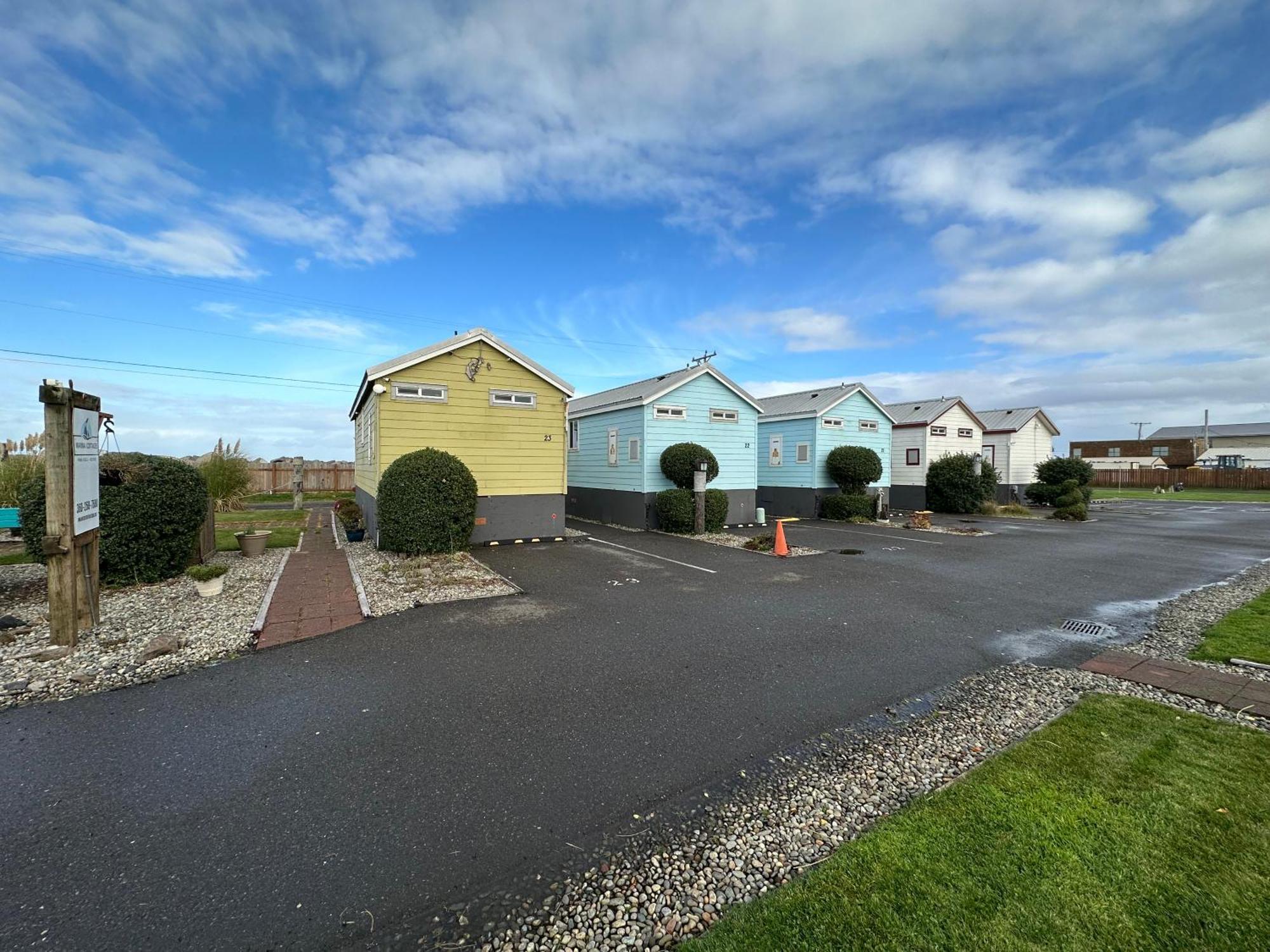 Westport Marina Cottages エクステリア 写真