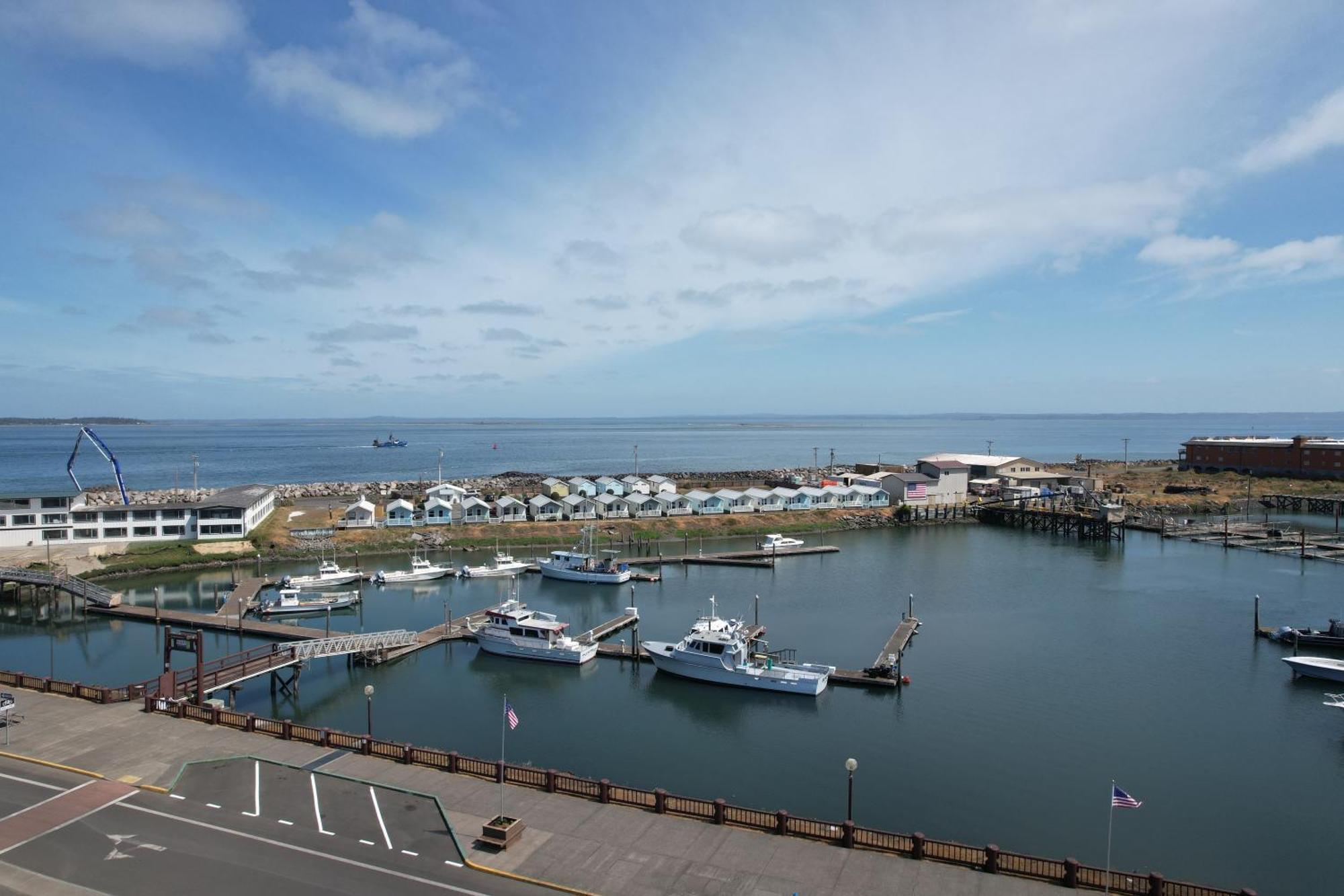 Westport Marina Cottages エクステリア 写真