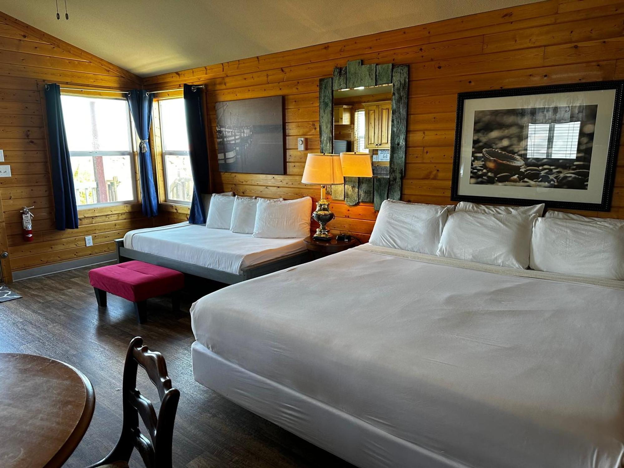 Westport Marina Cottages エクステリア 写真