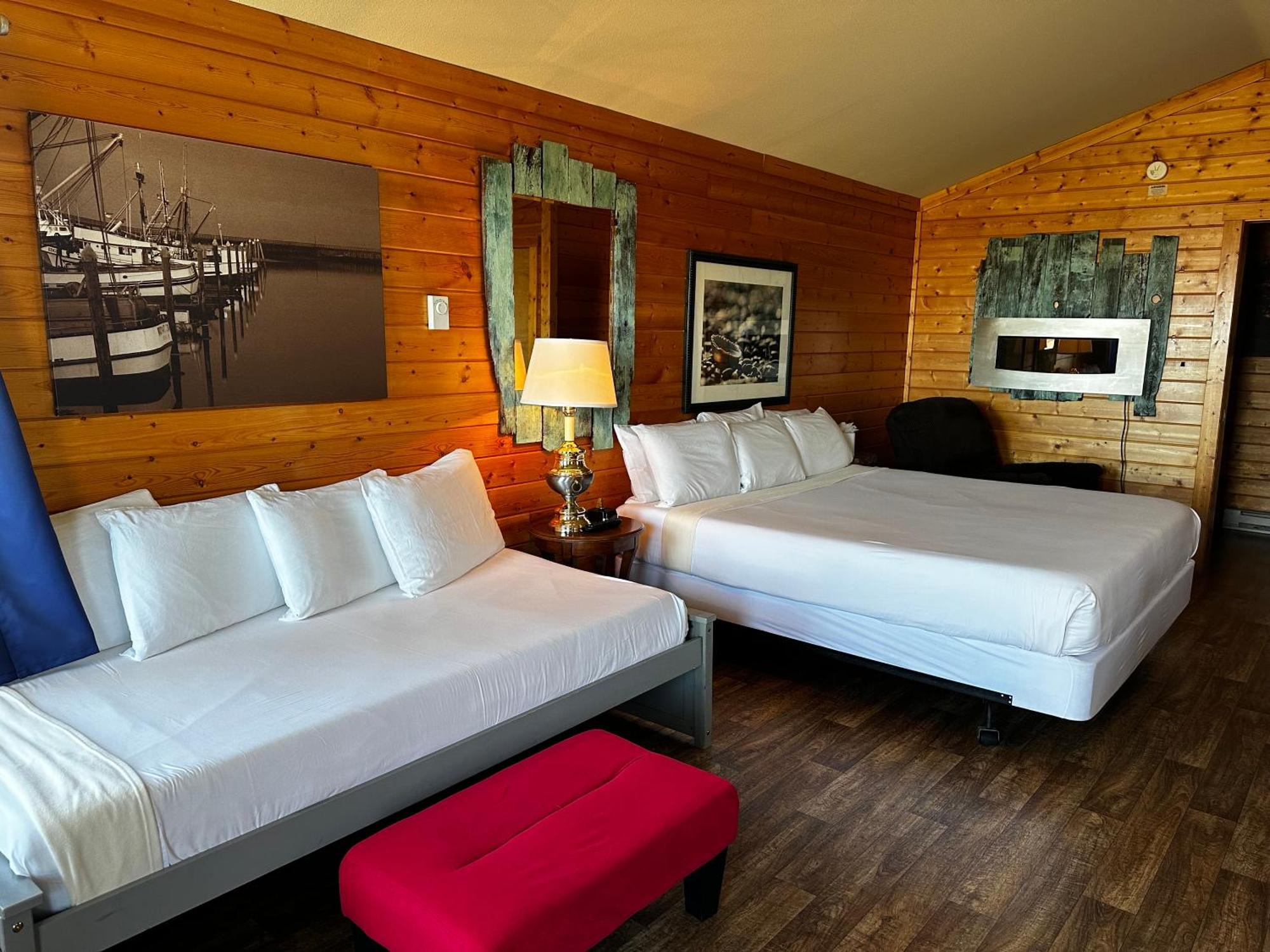 Westport Marina Cottages エクステリア 写真