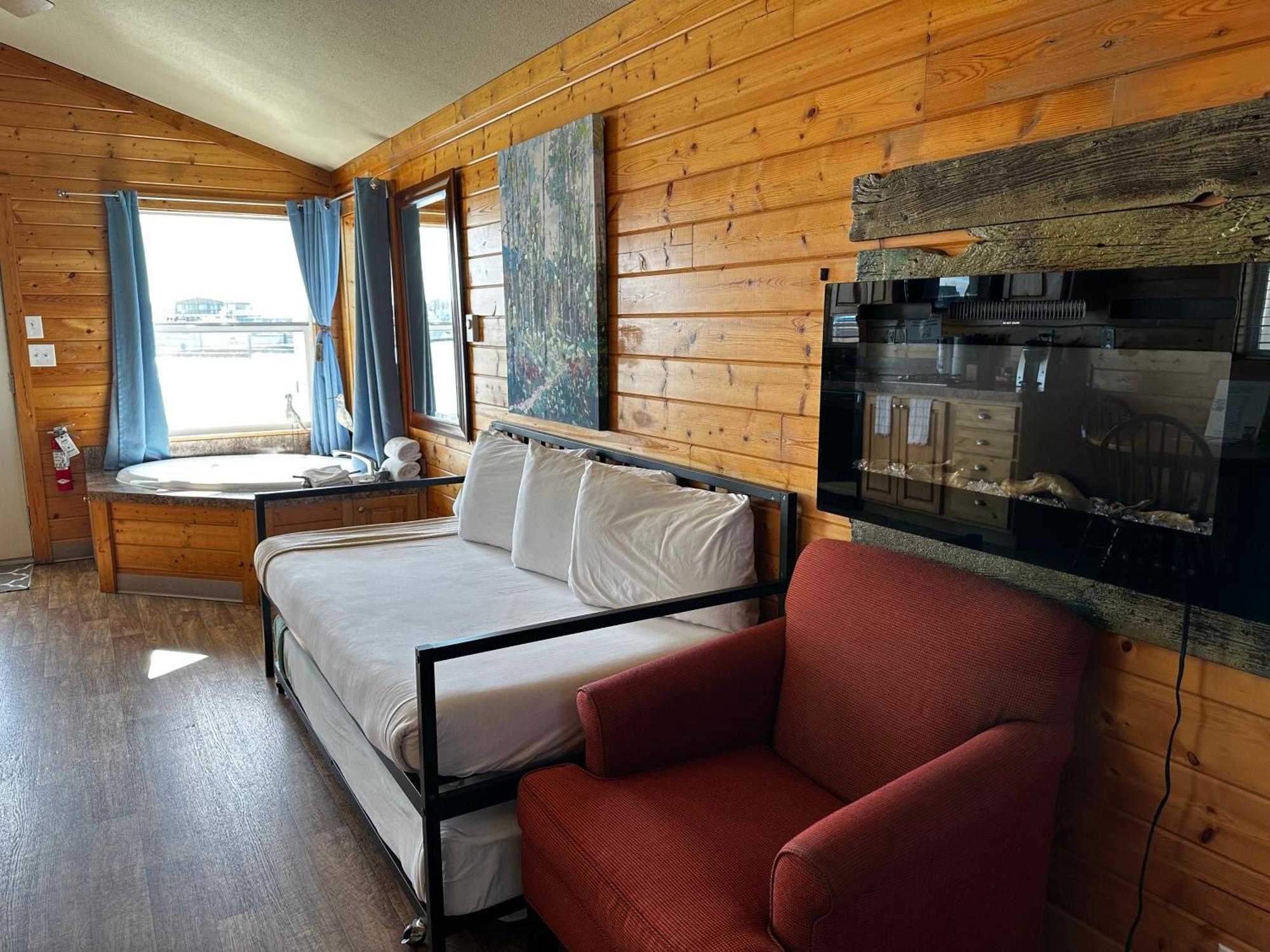 Westport Marina Cottages エクステリア 写真