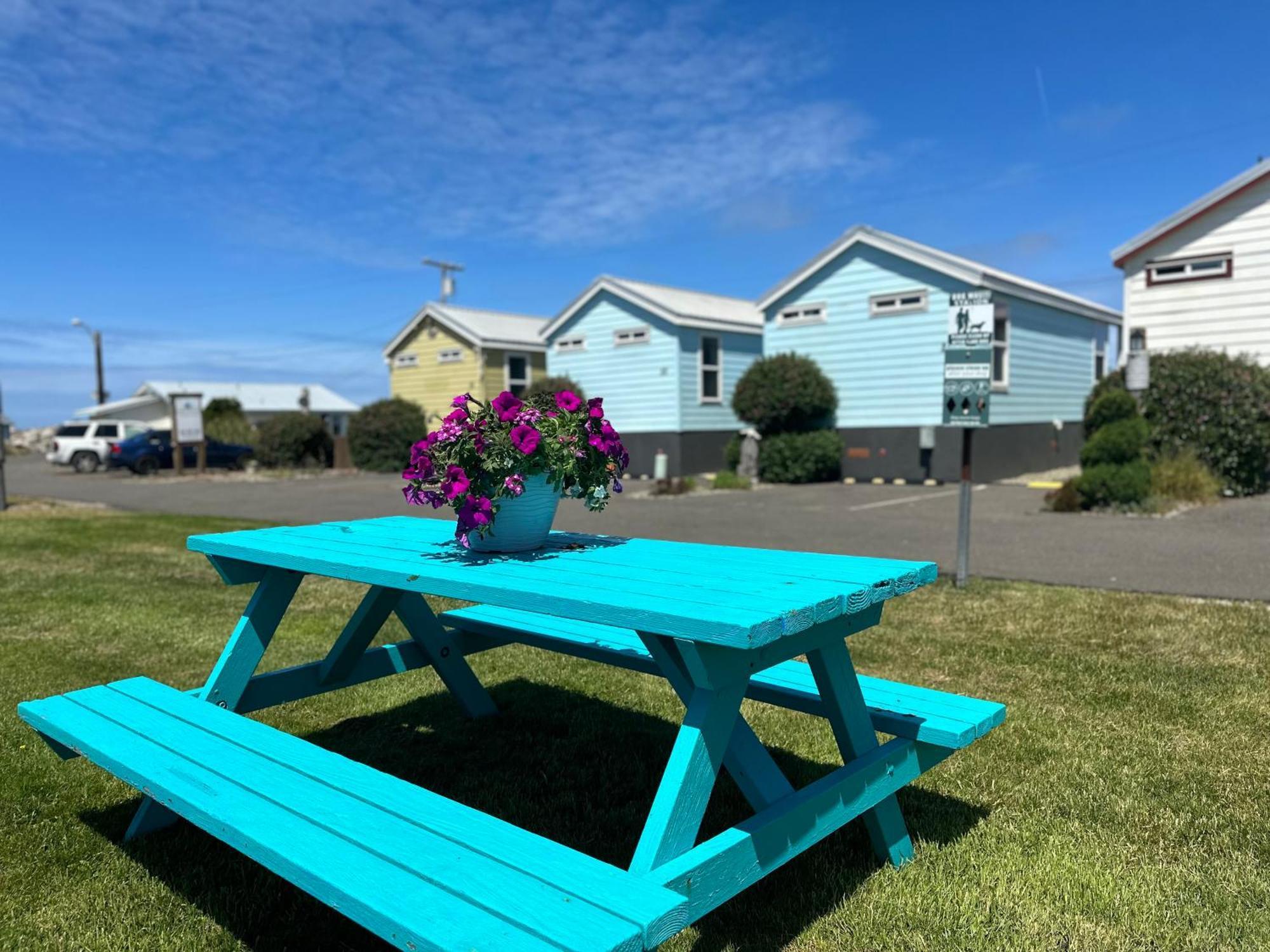 Westport Marina Cottages エクステリア 写真